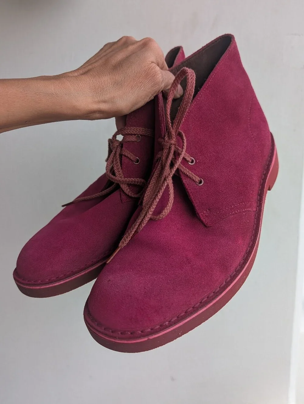 Clarks Desert Chukka Boots Mens Size 9.5 Magenta Suede Lace Up Size 9.5